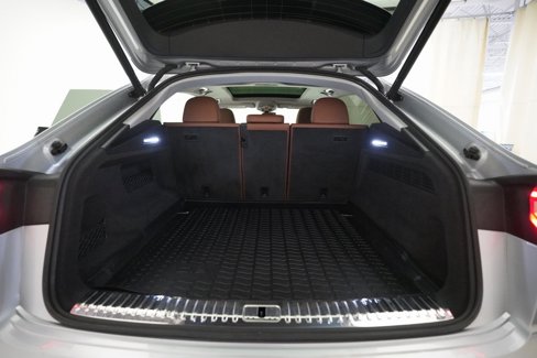 Used 2022 Audi Q8 Premium image 10