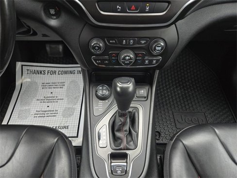 Used 2021 Jeep Cherokee Trailhawk w/ Comfort/Convenience Group image 16