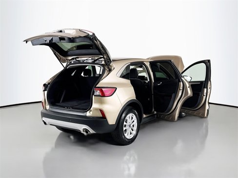 Used 2021 Ford Escape SE image 25