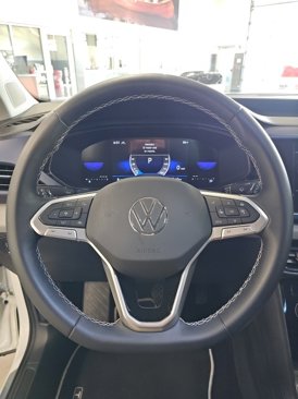 Used 2023 Volkswagen Taos SE w/ Panoramic Sunroof Package image 14