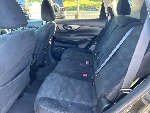 Used 2015 Nissan Rogue SV w/ SV Premium Package image 14