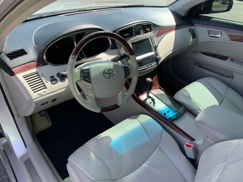Used 2011 Toyota Avalon Limited image 9