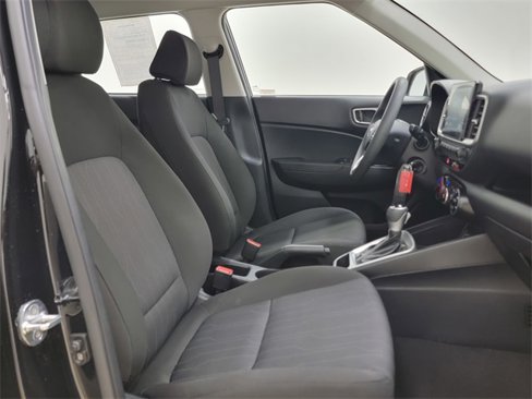 Used 2022 Hyundai Venue SE image 19