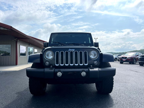 Used 2016 Jeep Wrangler Unlimited Sahara w/ Connectivity Group image 8