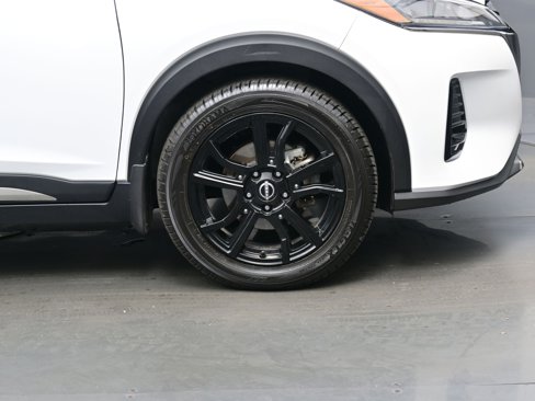Used 2023 Nissan Kicks SR image 9