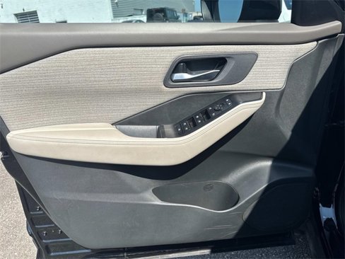 Certified 2023 Nissan Rogue SV image 21