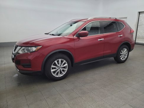 Used 2017 Nissan Rogue SV image 2