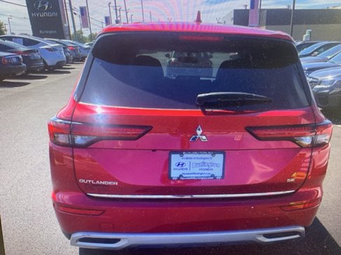 Used 2022 Mitsubishi Outlander SE image 7