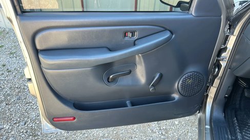 Used 2001 Chevrolet Silverado 1500 2WD Regular Cab image 2