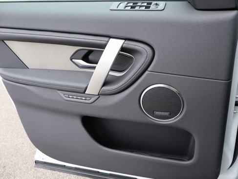 New 2025 Land Rover Discovery Sport Dynamic SE image 43