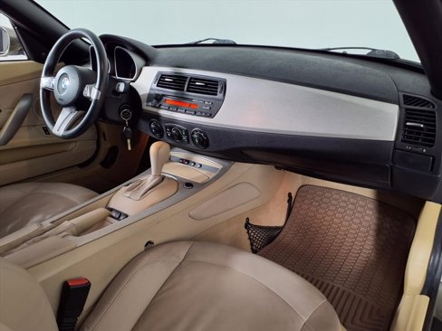 Used 2005 BMW Z4 2.5i image 7