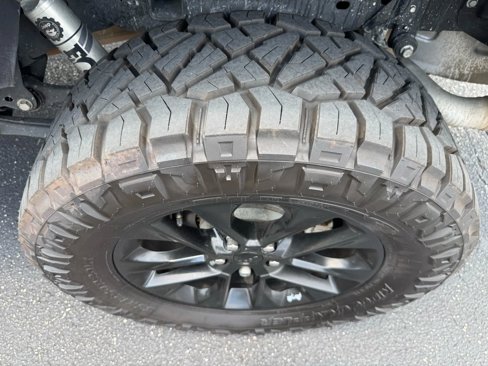 Used 2020 Jeep Gladiator Overland image 14