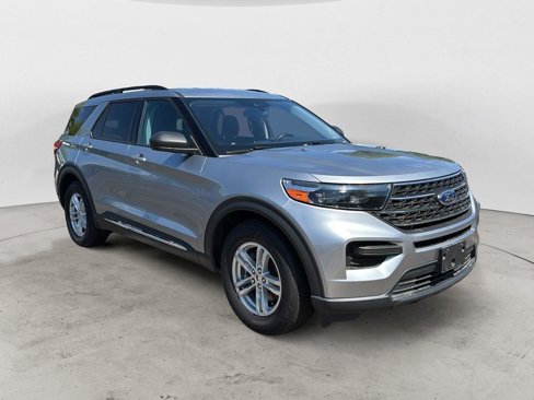 Used 2022 Ford Explorer XLT image 1
