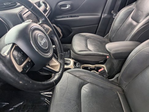 Used 2016 Jeep Renegade Limited image 18