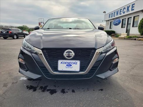Used 2021 Nissan Altima 2.5 SR image 2