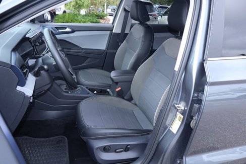 Certified 2022 Volkswagen Taos SE image 12