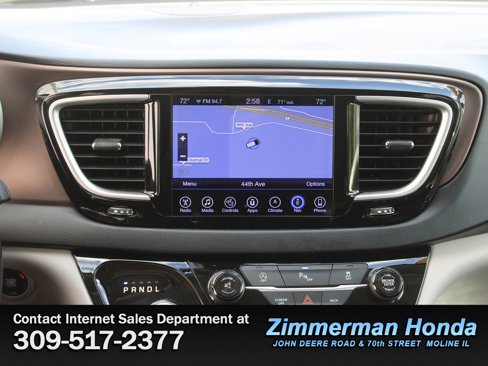 Used 2017 Chrysler Pacifica Touring-L image 16