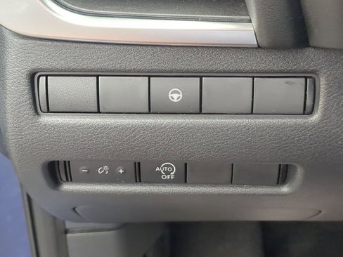 Used 2023 Nissan Rogue SV image 20