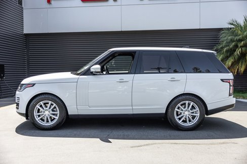 Used 2019 Land Rover Range Rover image 2