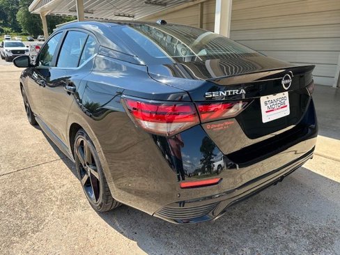 Used 2024 Nissan Sentra SR w/ SR Premium Package image 11