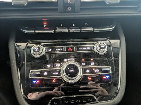 Used 2021 Lincoln Corsair AWD image 18