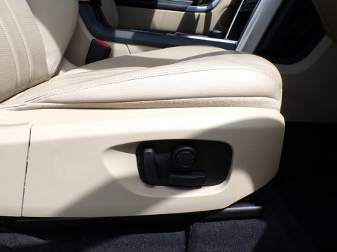 Used 2017 Land Rover Discovery Sport HSE image 27