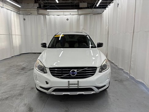 Used 2017 Volvo XC60 T6 Dynamic w/ Climate Package image 8