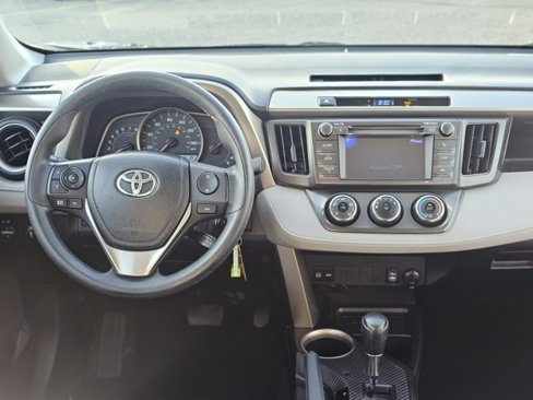 Used 2013 Toyota RAV4 LE image 2