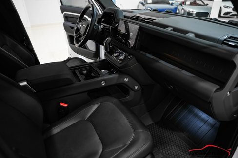 Used 2023 Land Rover Defender 110 X-Dynamic SE image 11