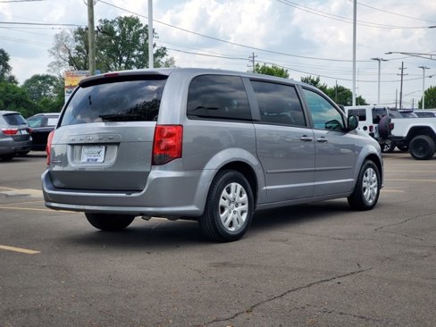 Used 2016 Dodge Grand Caravan SE w/ Quick Order Package 29E SE image 3