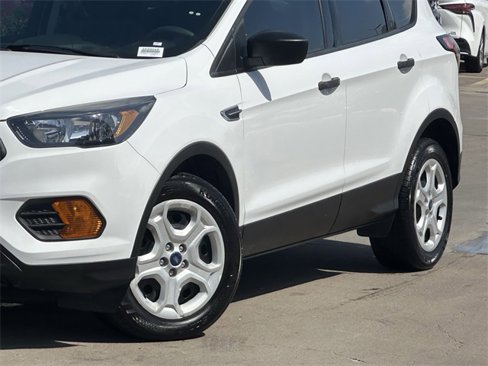 Used 2018 Ford Escape S image 3