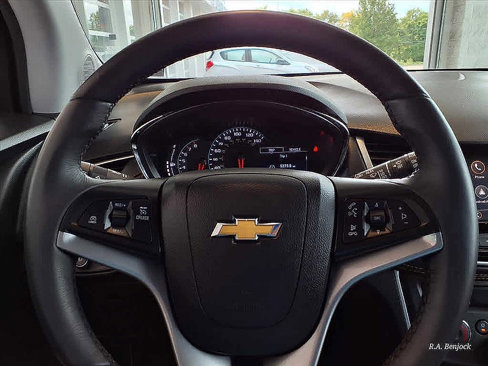 Used 2022 Chevrolet Trax LT w/ Sport Edition image 22