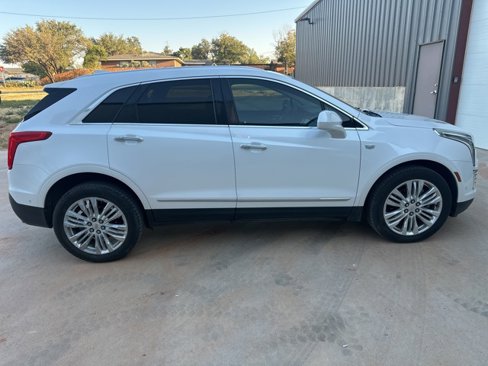 Used 2017 Cadillac XT5 Premium Luxury w/ Driver Assist Package image 8