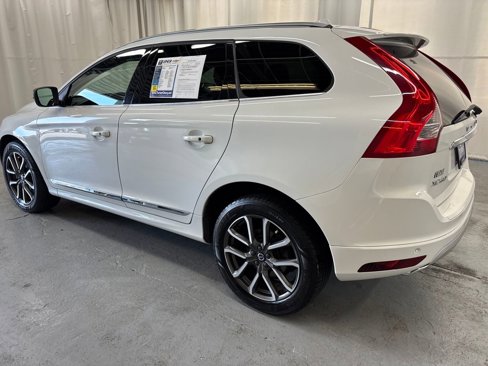 Used 2017 Volvo XC60 T6 Dynamic w/ Climate Package image 3