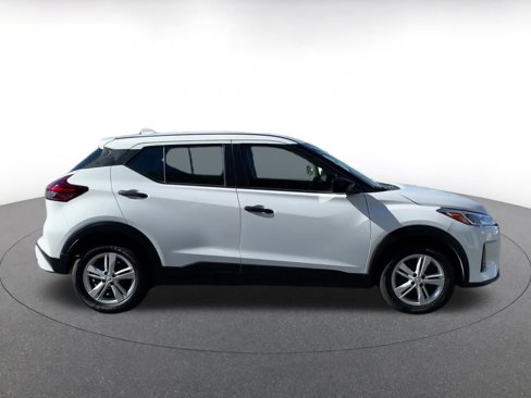 Used 2024 Nissan Kicks S image 16