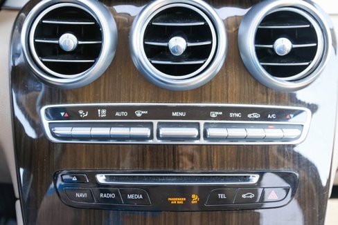 Used 2019 Mercedes-Benz GLC 300 w/ Premium Package image 24