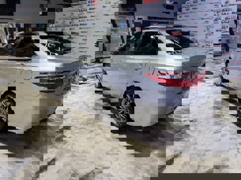 Used 2016 Toyota Camry SE image 7
