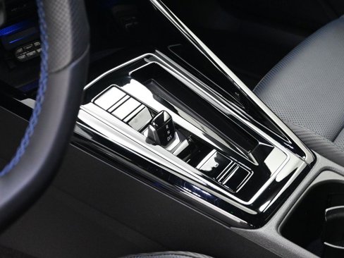 Used 2023 Volkswagen Golf 20th Anniversary Edition image 21