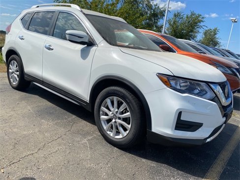 Used 2019 Nissan Rogue SV image 1