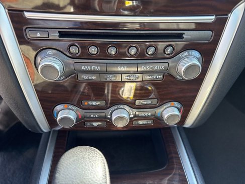 Used 2016 Nissan Pathfinder Platinum image 29