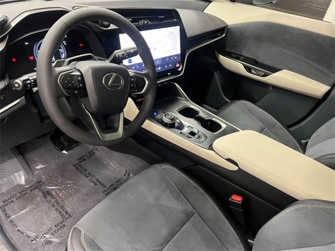 Used 2023 Lexus RZ 450e Premium image 15
