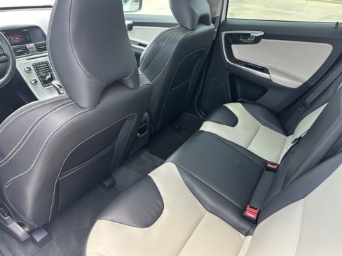 Used 2017 Volvo XC60 T5 Dynamic w/ Preferred Option Package image 20