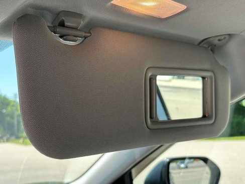 Used 2021 Toyota Camry XLE image 10