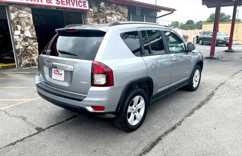 Used 2016 Jeep Compass Latitude image 7