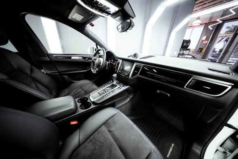 Used 2017 Porsche Macan image 28