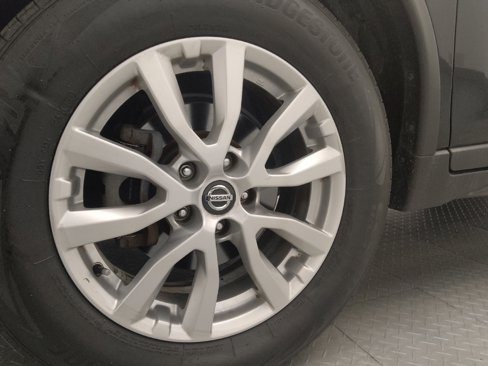 Used 2018 Nissan Rogue SV image 31