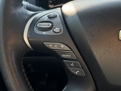 Used 2017 Nissan Pathfinder SL image 32