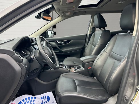 Used 2019 Nissan Rogue Sport SL w/ Premium Package image 9