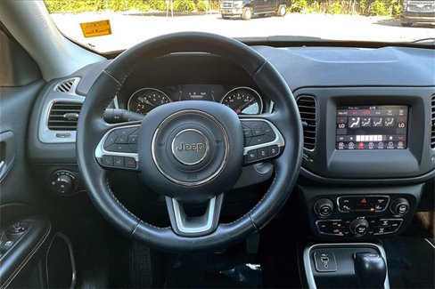 Used 2020 Jeep Compass Latitude image 8