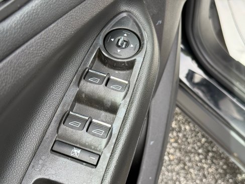 Used 2016 Ford Escape Titanium image 16